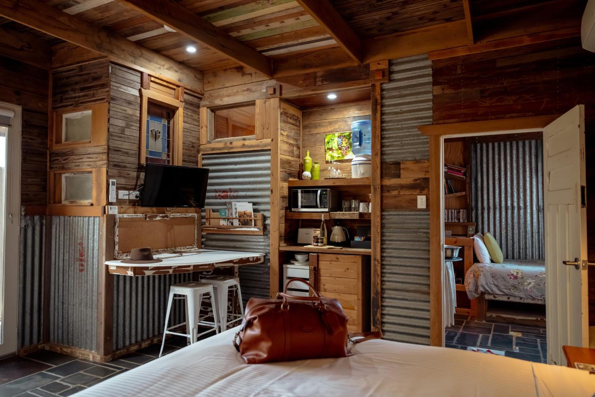 Bed In A Shed Vineyard Stay Watervale Exterior foto